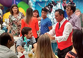 Para Adultos no Buffet Infantil
